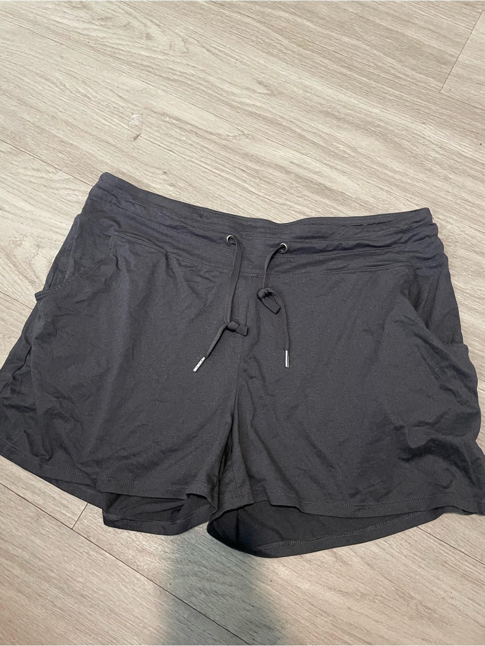 Women’s 
Athletic Drawstring Shorts